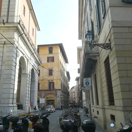 Oda ve Kahvaltı Le Logge Pisa